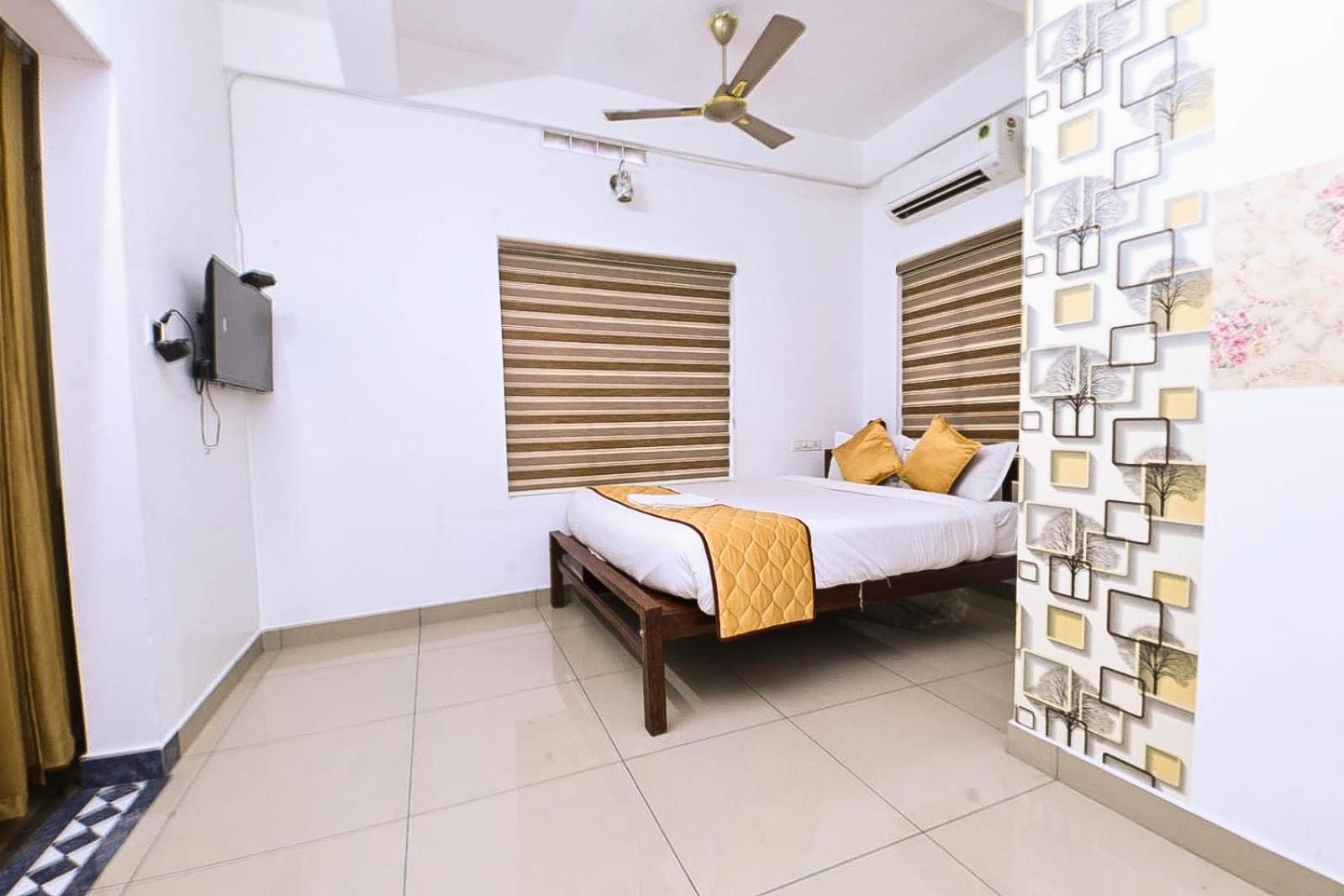Nirupama,Hotel Aluva 700 Mtr From Aluva Railway Station Alwaye Exterior foto